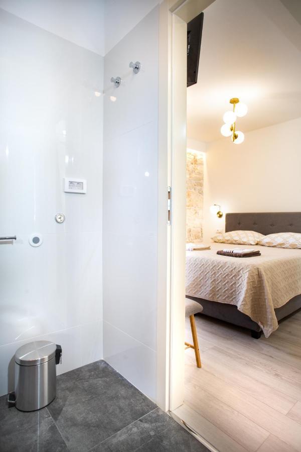 Apartments And Rooms Luan Rovinj Exterior foto